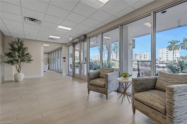 3 Bluebill AVE 107, Naples, FL 34108