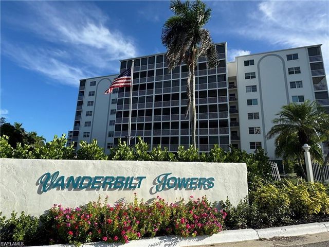 3 Bluebill AVE 107, Naples, FL 34108