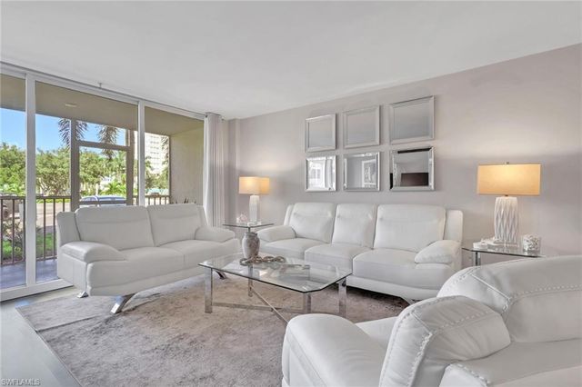 3 Bluebill AVE 107, Naples, FL 34108
