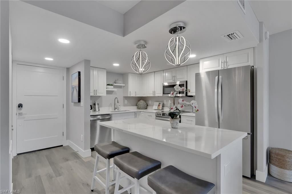 3 Bluebill AVE 107, NAPLES, FL 34108 — photo 5