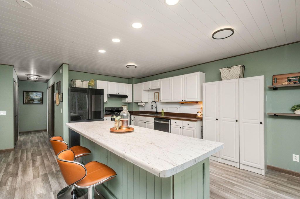 9787 Cavell Circle, Bloomington, MN 55438 — exterior