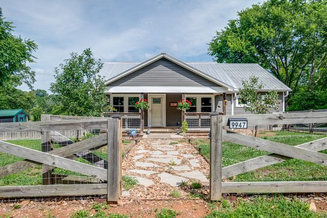 9947 Old Highway 46, Bon Aqua, TN 37025