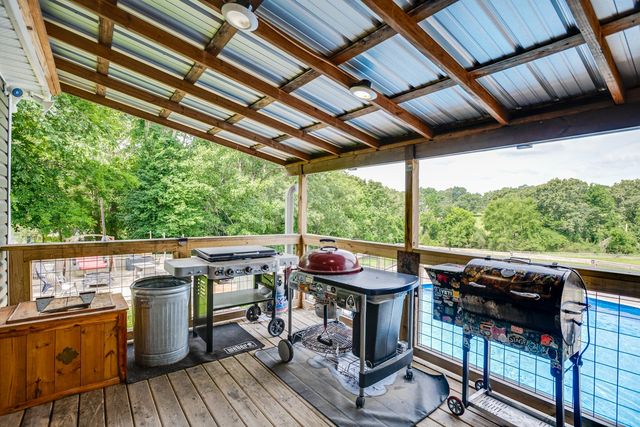 9947 Old Highway 46, Bon Aqua, TN 37025