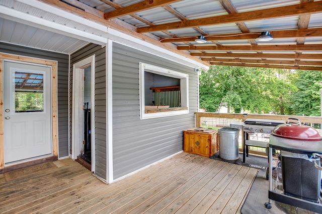 9947 Old Highway 46, Bon Aqua, TN 37025