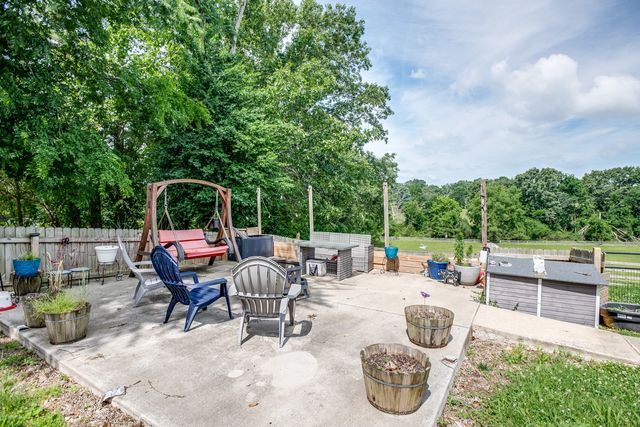 9947 Old Highway 46, Bon Aqua, TN 37025