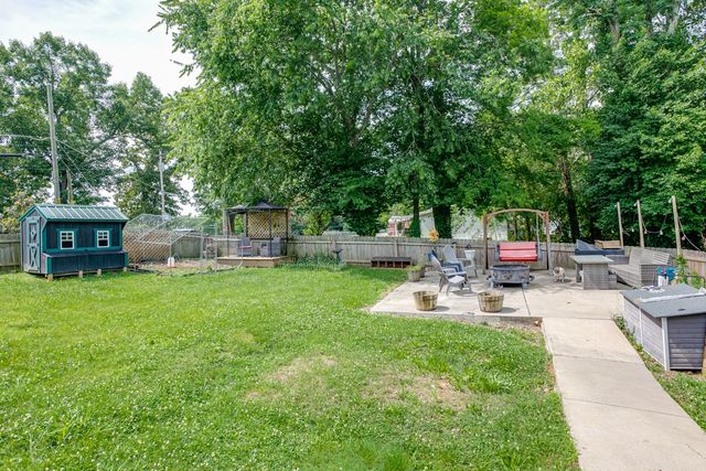 9947 Old Highway 46, Bon Aqua, TN 37025