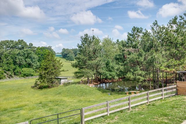 9947 Old Highway 46, Bon Aqua, TN 37025