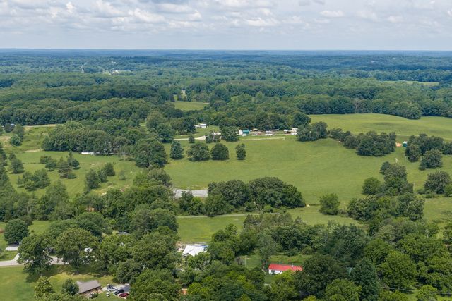 9947 Old Highway 46, Bon Aqua, TN 37025