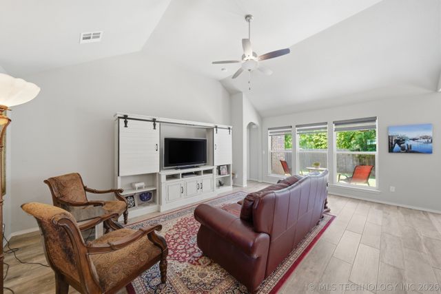 3624 N 32nd Street, Broken Arrow, OK 74014