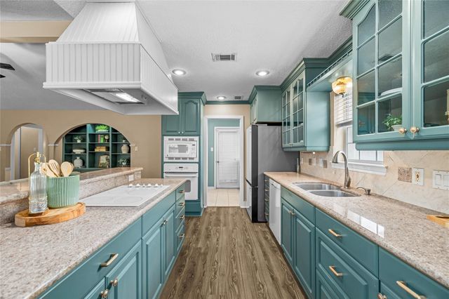 10014 Sweet Gum Lane, Baytown, TX 77521