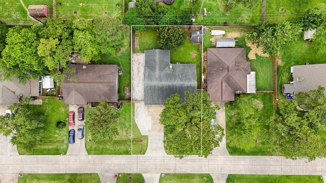 10014 Sweet Gum Lane, Baytown, TX 77521