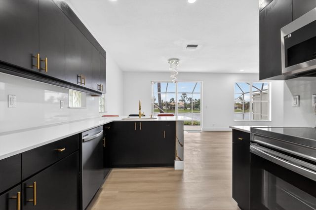 7823 Springfield Lake Drive, Lake Worth, FL 33467