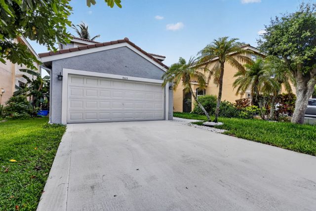7823 Springfield Lake Drive, Lake Worth, FL 33467