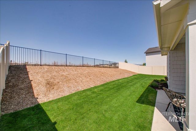 7012 W Plateau Creek St, Meridian, ID 83646