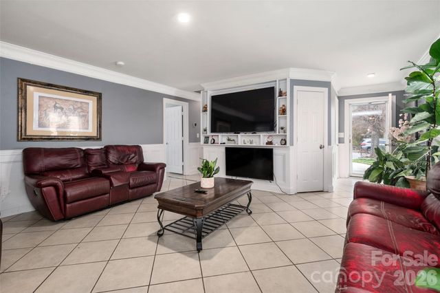 2106 Buckleigh Drive, Charlotte, NC 28215