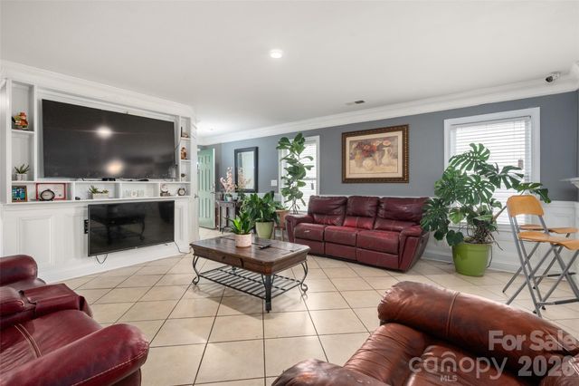 2106 Buckleigh Drive, Charlotte, NC 28215