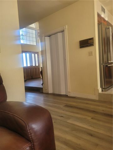 2905 Inglewood Avenue, Redondo Beach, CA 90278