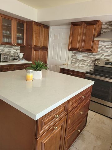 2905 Inglewood Avenue, Redondo Beach, CA 90278