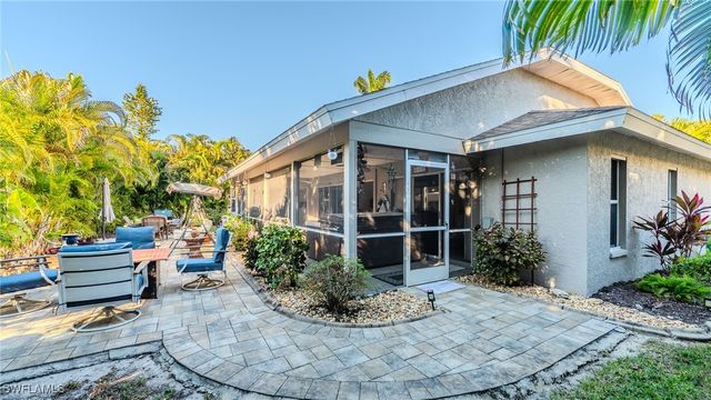 22638 FOREST VIEW DR, Estero, FL 33928