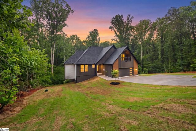 112 Singing Pines Drive, Greenville, SC 29611
