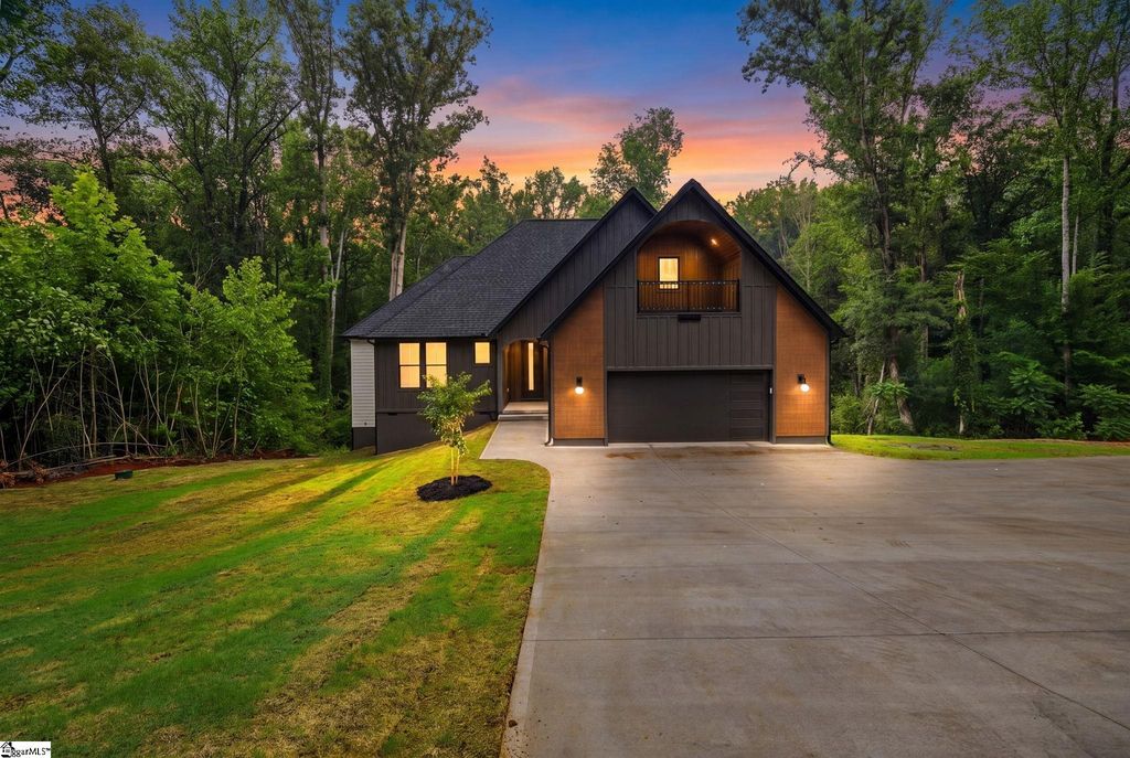 112 Singing Pines Drive, Greenville, SC 29611