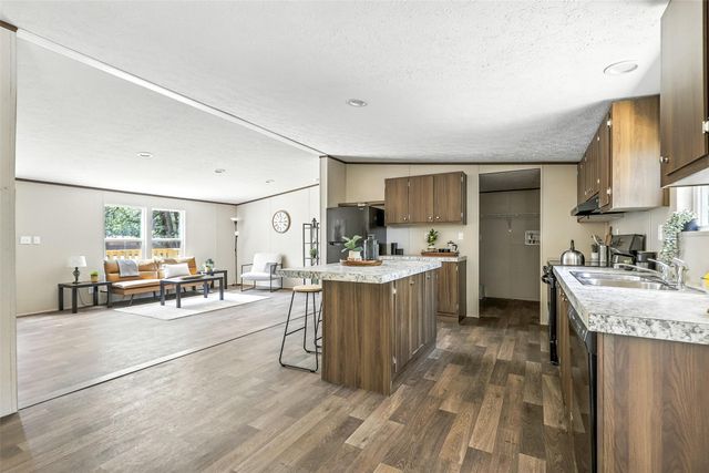 152 Jody Lane, Azle, TX 76020