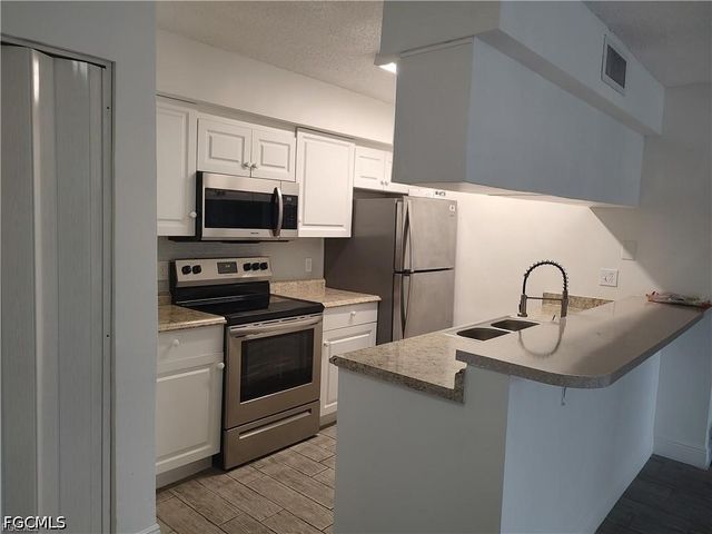 5311 Summerlin RD 1109, Fort Myers, FL 33919