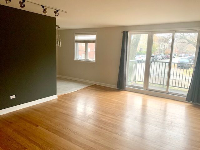 1264 W BYRON Street 1, Chicago, IL 60613