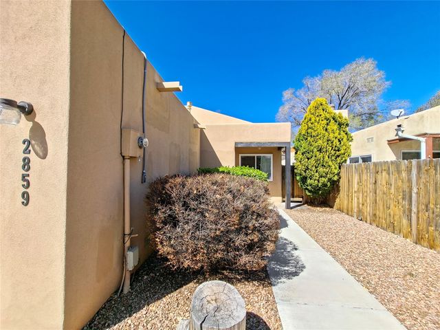 2859 Calle De Oriente, Santa Fe, NM 87507