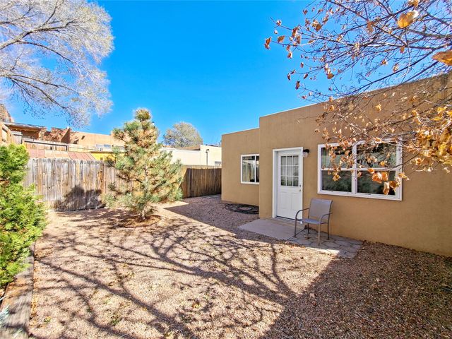 2859 Calle De Oriente, Santa Fe, NM 87507