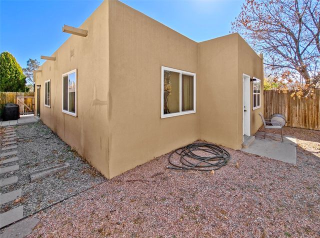 2859 Calle De Oriente, Santa Fe, NM 87507