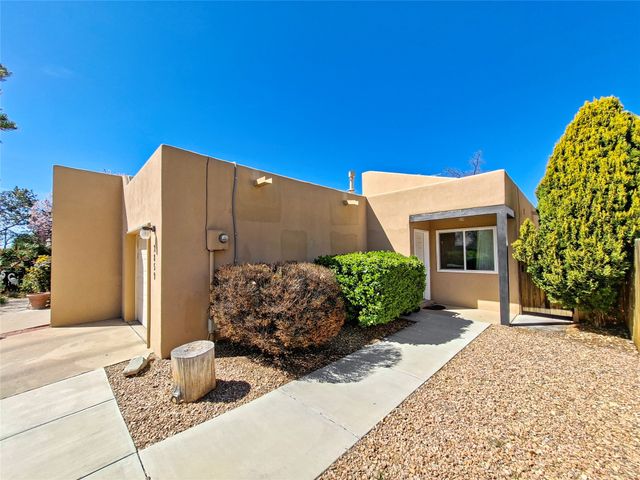 2859 Calle De Oriente, Santa Fe, NM 87507