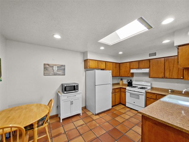 2859 Calle De Oriente, Santa Fe, NM 87507