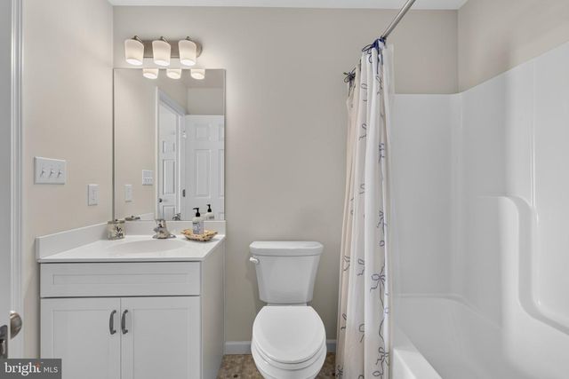 228 FLINTWOOD DR, Oxford, PA 19363