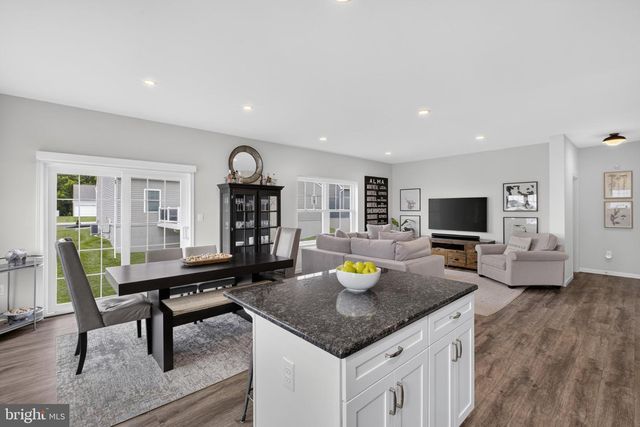 228 FLINTWOOD DR, Oxford, PA 19363