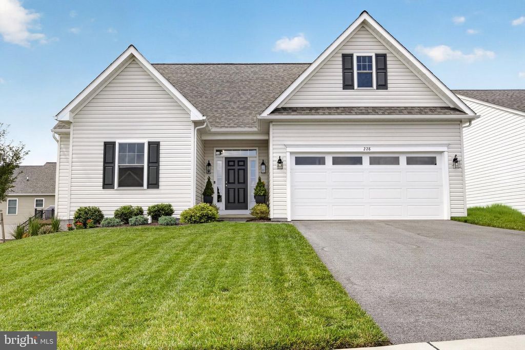 228 FLINTWOOD DR, Oxford, PA 19363