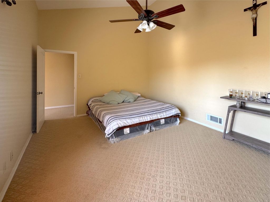 Image 11 of property listing at 2542 Lindenwood Drive, San Angelo, TX 76904