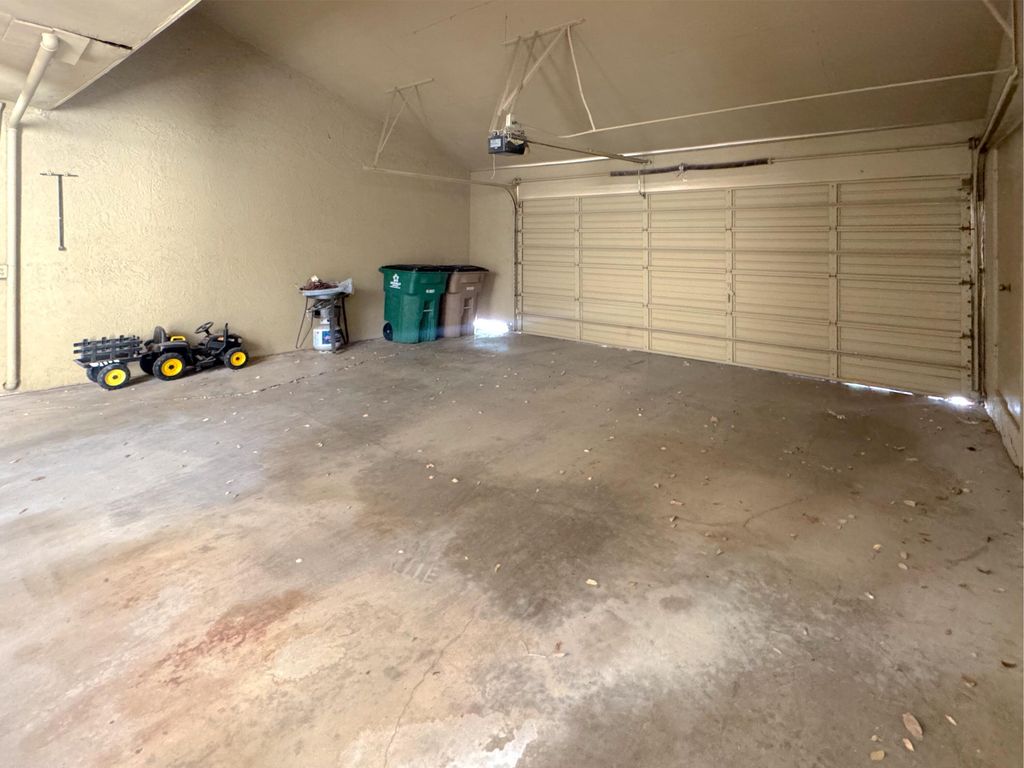 Image 16 of property listing at 2542 Lindenwood Drive, San Angelo, TX 76904