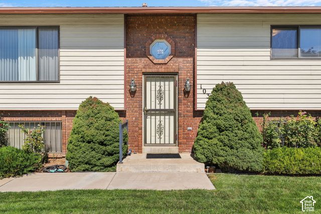 1030 W 25 S, Clearfield, UT 84015