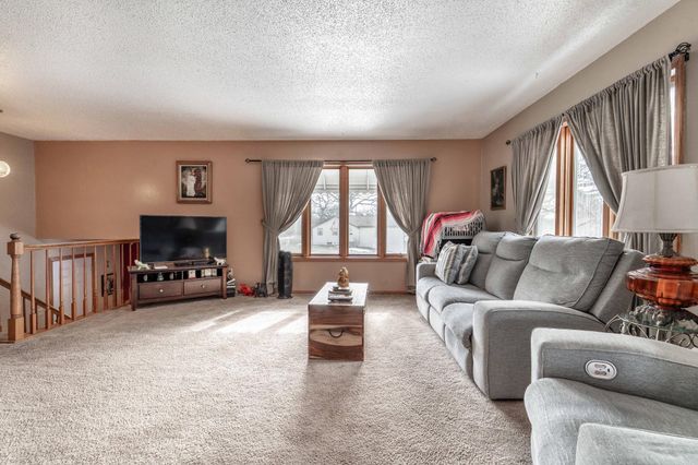 517 Springen Avenue, Fergus Falls, MN 56537