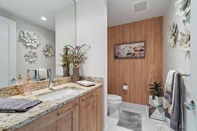2 WATER CLUB Way 1603, North Palm Beach, FL 33408