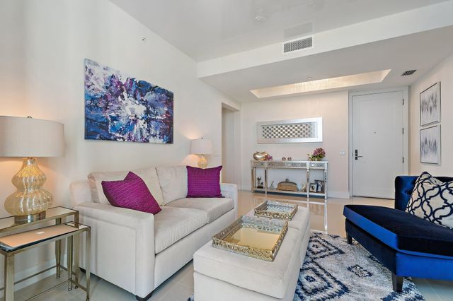 2 WATER CLUB Way 1603, North Palm Beach, FL 33408