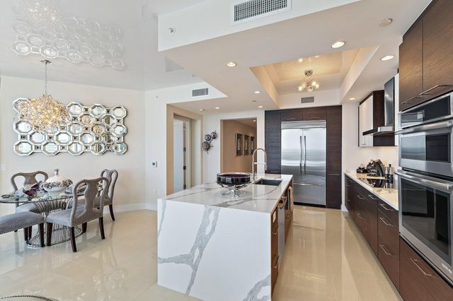 2 WATER CLUB Way 1603, North Palm Beach, FL 33408