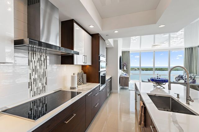 2 WATER CLUB Way 1603, North Palm Beach, FL 33408
