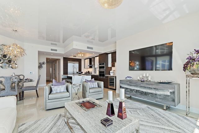 2 WATER CLUB Way 1603, North Palm Beach, FL 33408