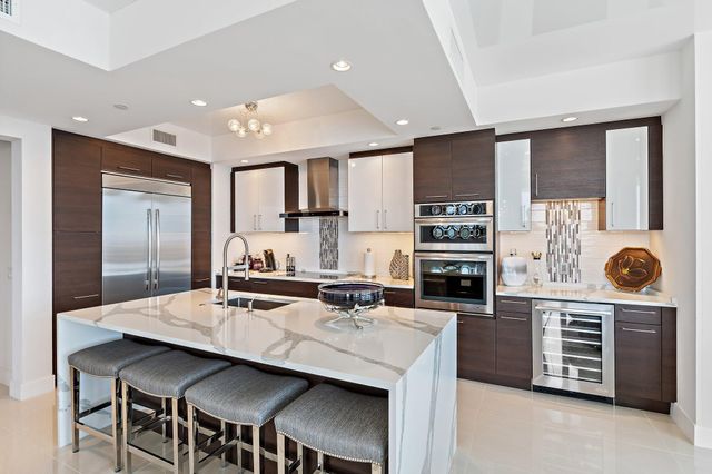 2 WATER CLUB Way 1603, North Palm Beach, FL 33408
