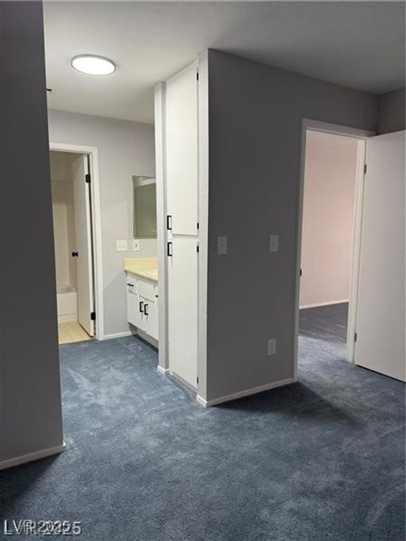 Image 11 of property listing at 4707 Nara Vista Way 104, Las Vegas, NV 89103