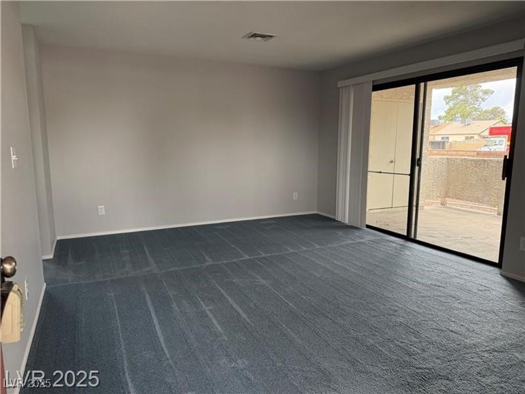 Image 2 of property listing at 4707 Nara Vista Way 104, Las Vegas, NV 89103