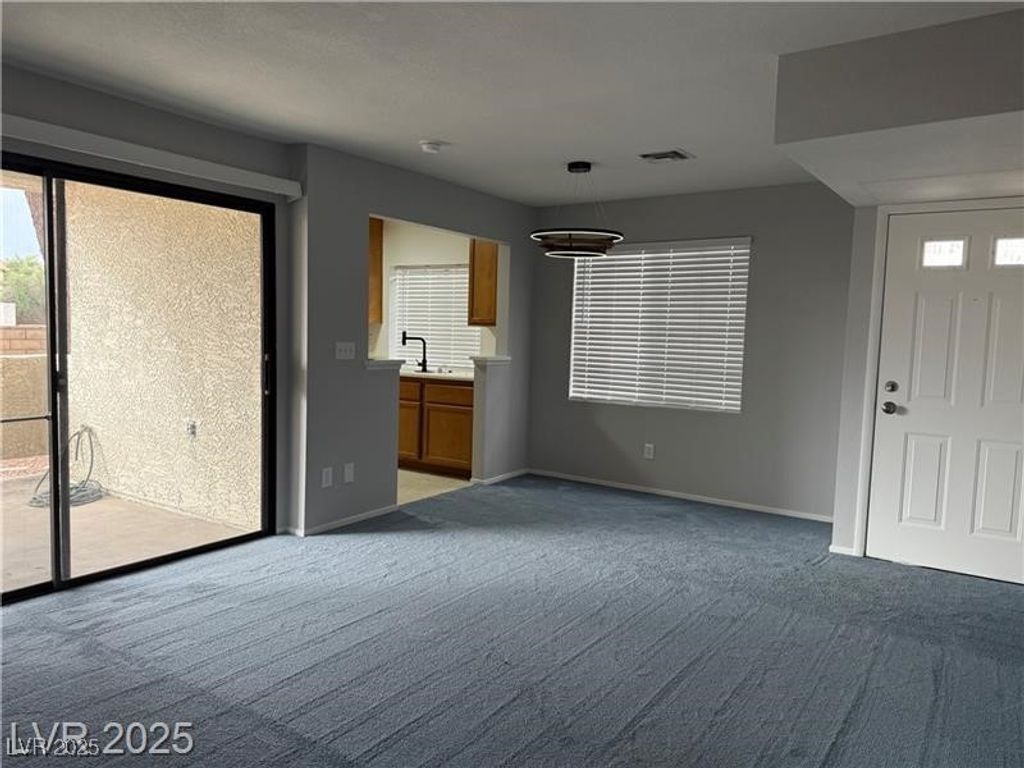 Image 3 of property listing at 4707 Nara Vista Way 104, Las Vegas, NV 89103