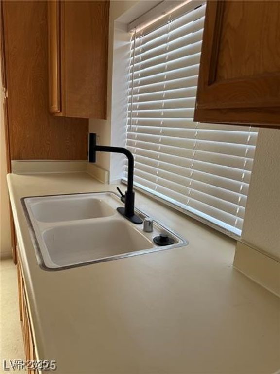 Image 6 of property listing at 4707 Nara Vista Way 104, Las Vegas, NV 89103